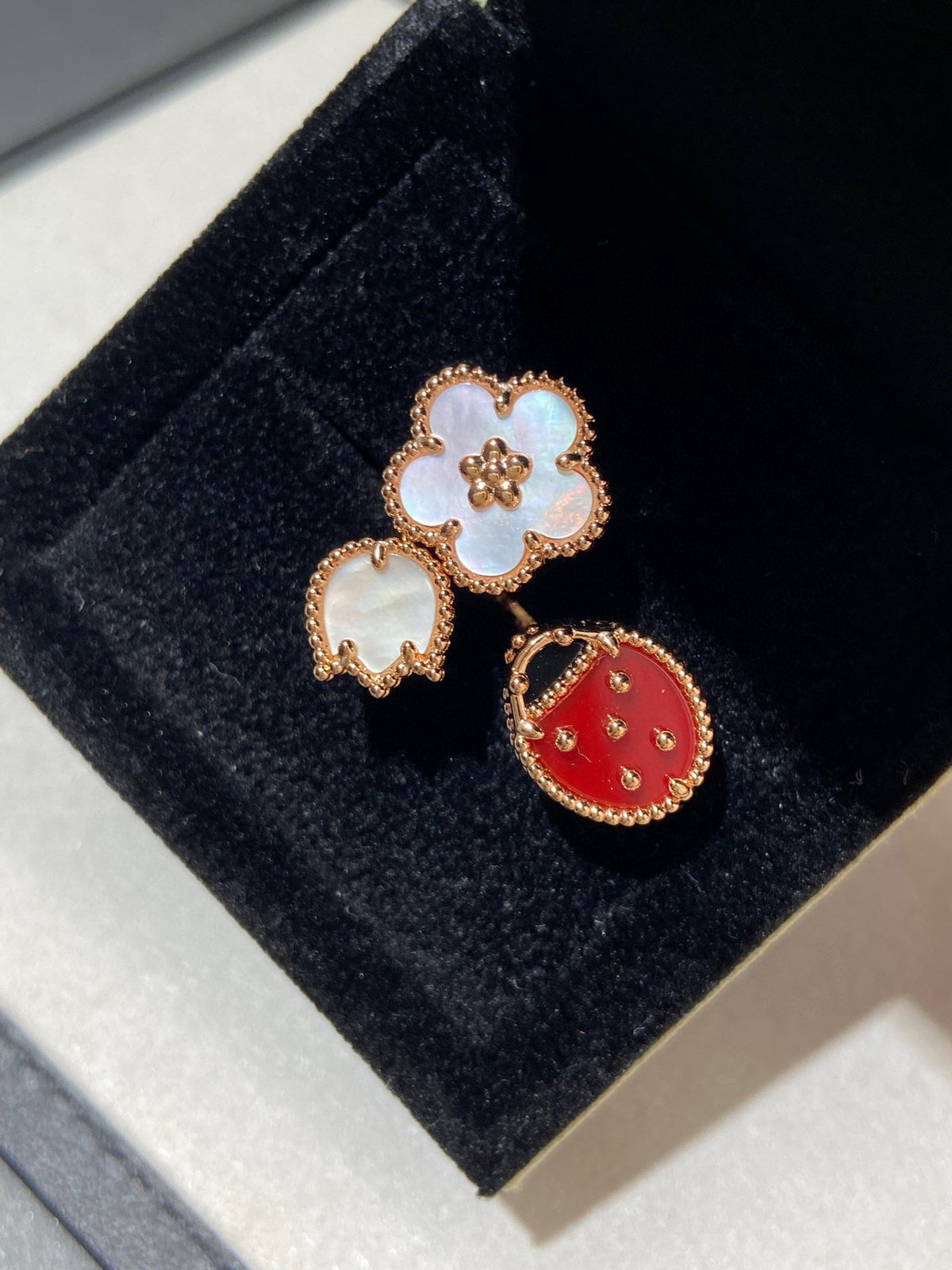 VCA LUCKY 3 MOTIF ROSE GOLD RING
