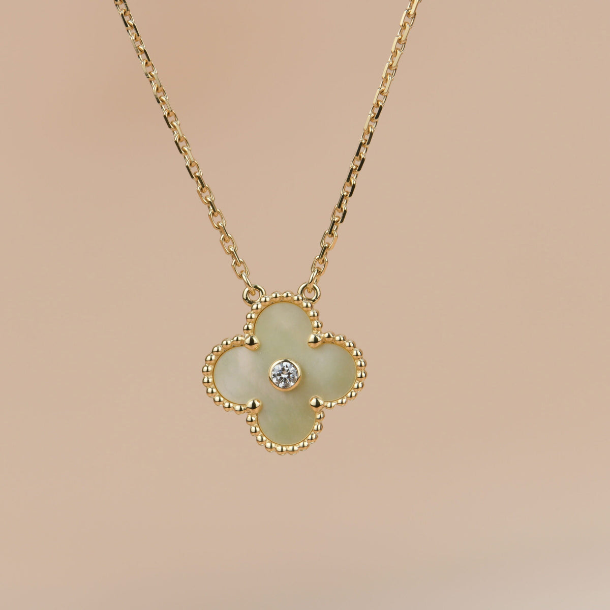 VCA CLOVER 15MM DIAMOND GOLD MOTHER OF PEARL NECKLACE