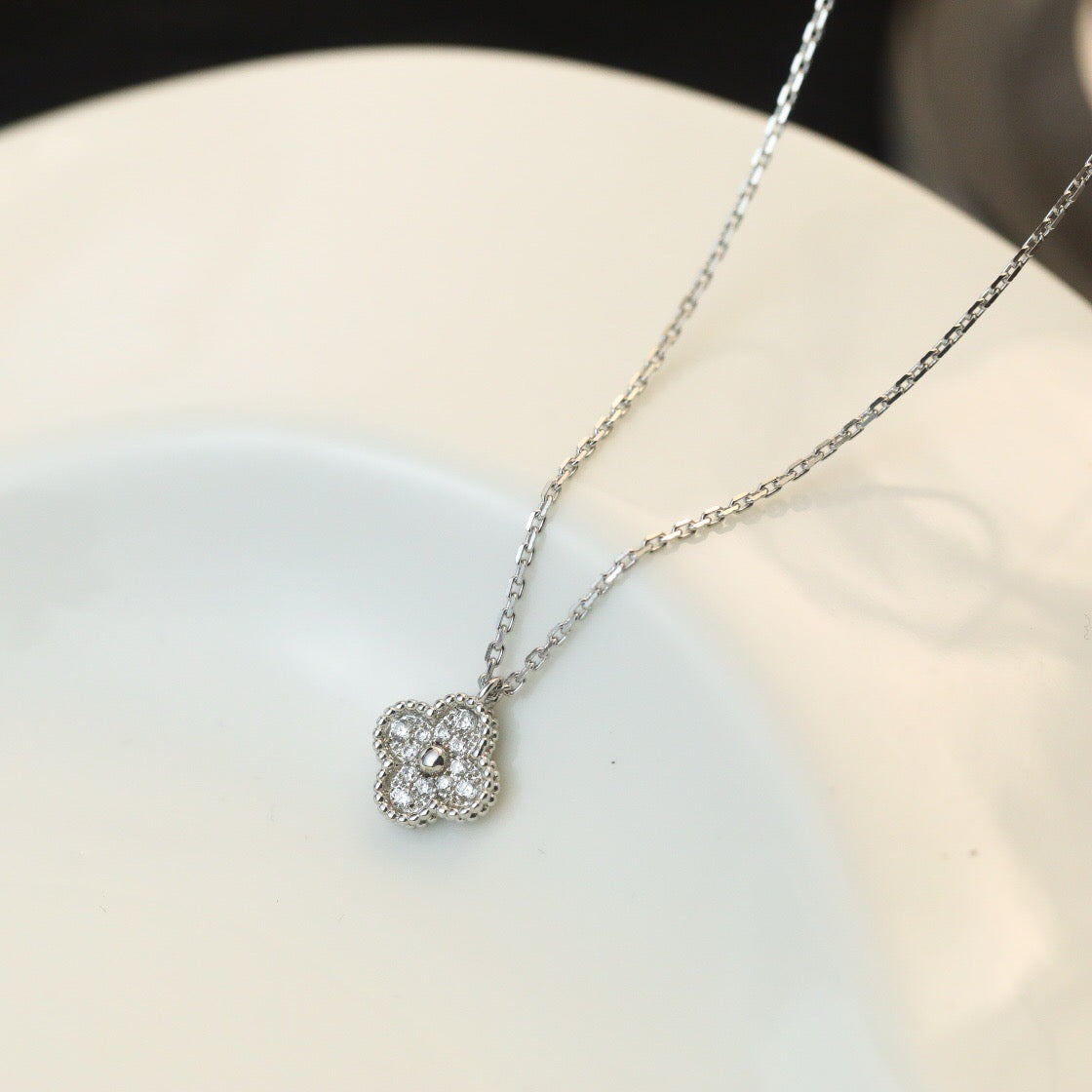 VCA CLOVER MINI 9.5MM PENDANT DIAMOND NECKLACE