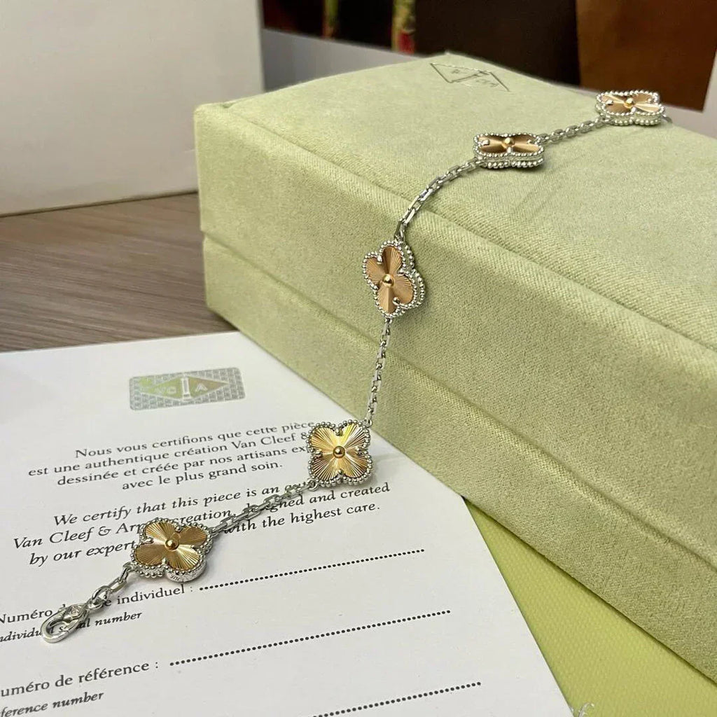 VCA CLOVER 5 MOTIF LASER BRACELET COLLECTION