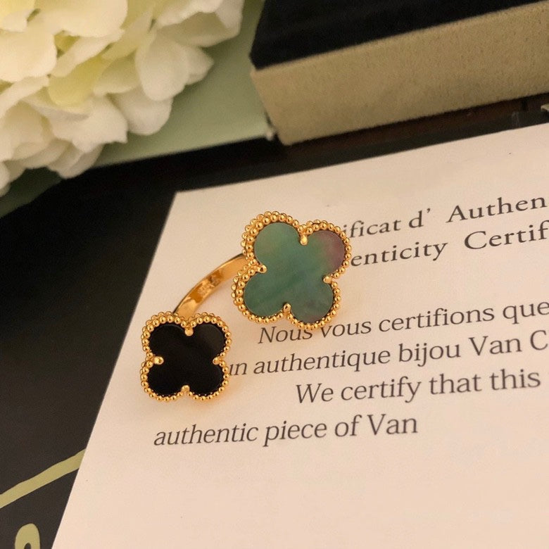 VCA CLOVER BETWEEN THE FINGER RING