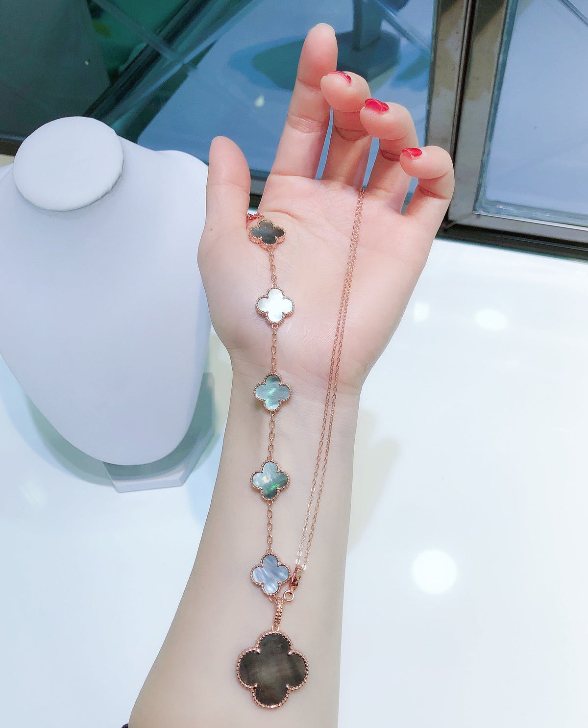 VCA COMBINED BRACELET 5 MOTIFS AND NECKLACE DARK MOP ROSE GOLD